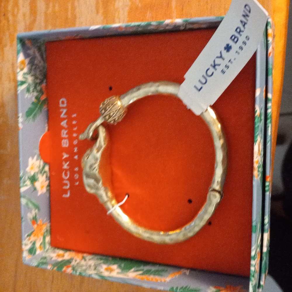 Gold bracelet